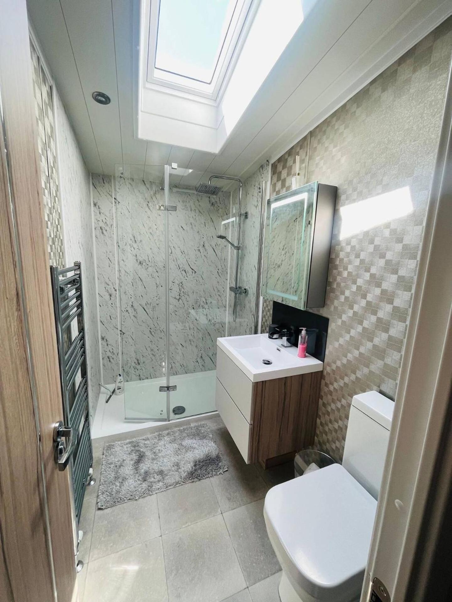 Enzo's With Hot Tub Holiday home *